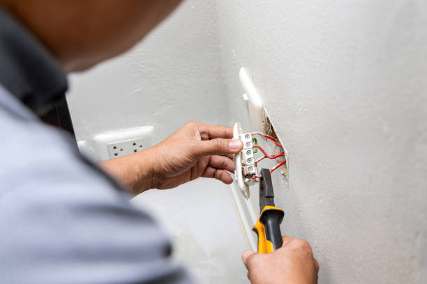Best Emergency Electrical Repair  in Huntsville, TX